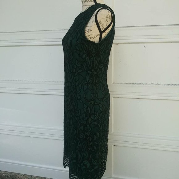 Sharagano Lace Overlay Holiday Sheath Dress Sz 4 - Picture 2 of 8